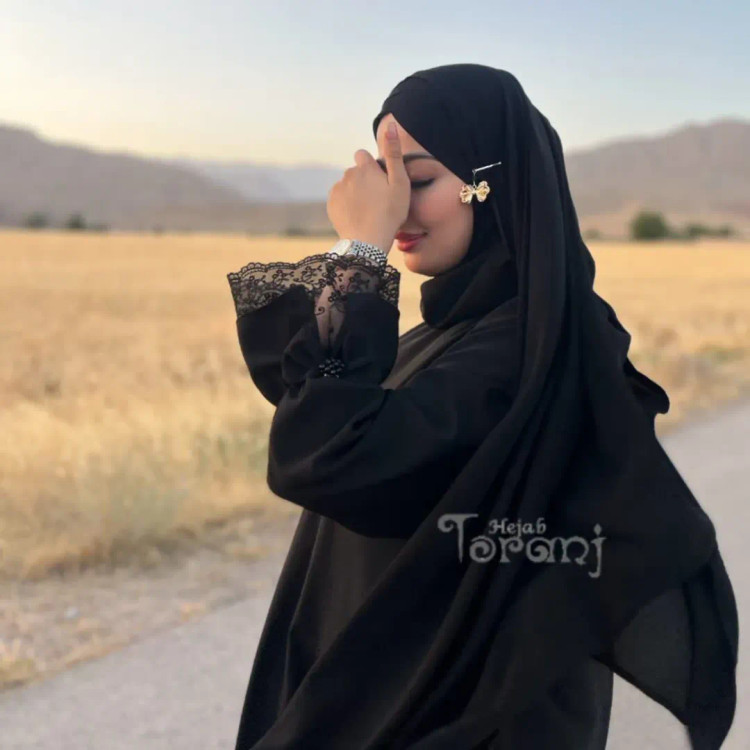 عبای آوینا