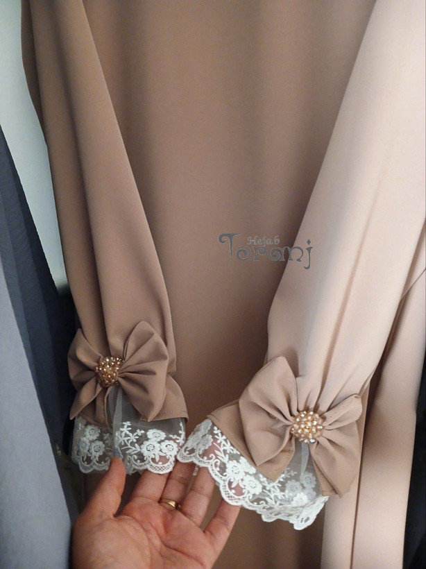 عبای آوینا